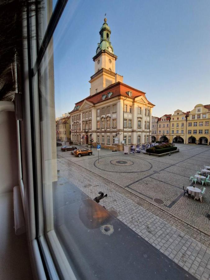 Apartament Ratuszowy Deluxe Еленя-Гура Экстерьер фото